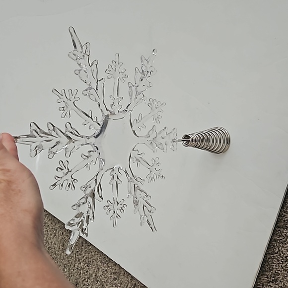 Beautiful snowflake Christmas tree topper - Picture 6 of 6